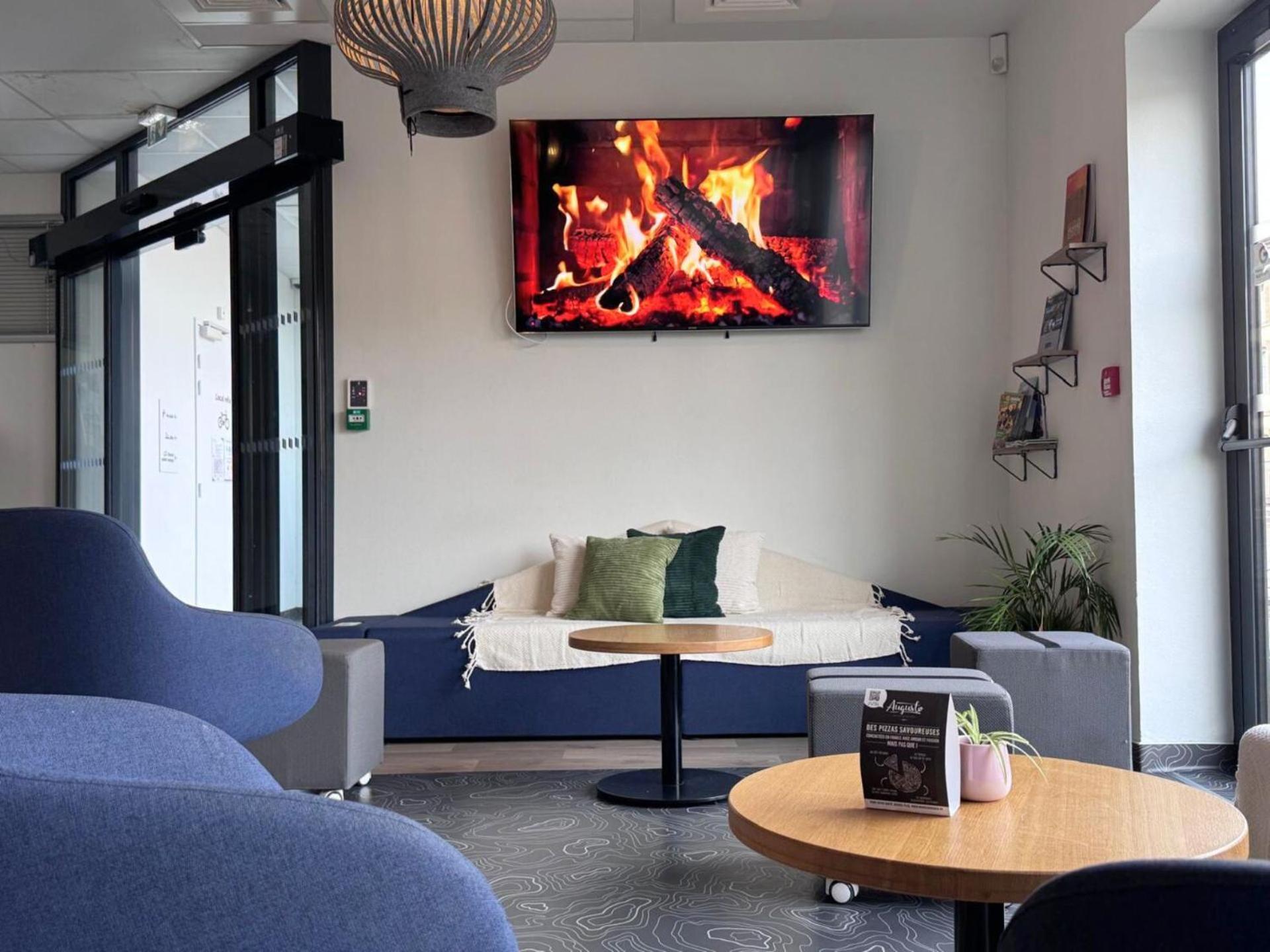 Auberge De Jeunesse Hi Clermont-Ferrand Ngoại thất bức ảnh